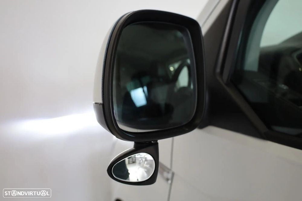 VW Caravelle - 17