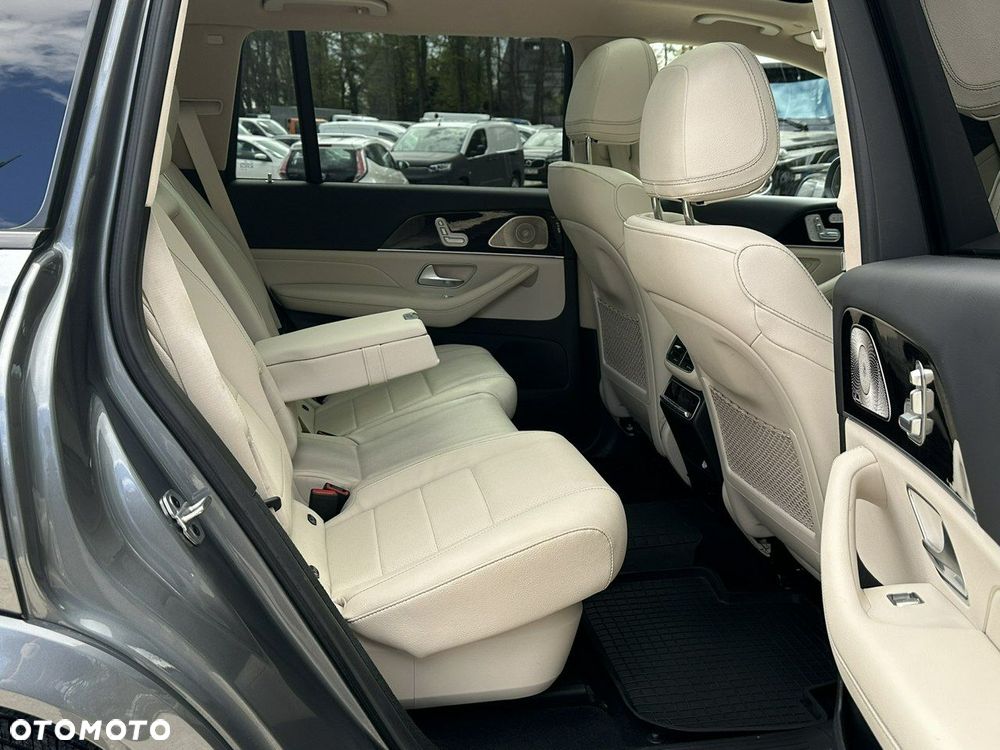 Mercedes-Benz GLS - 22
