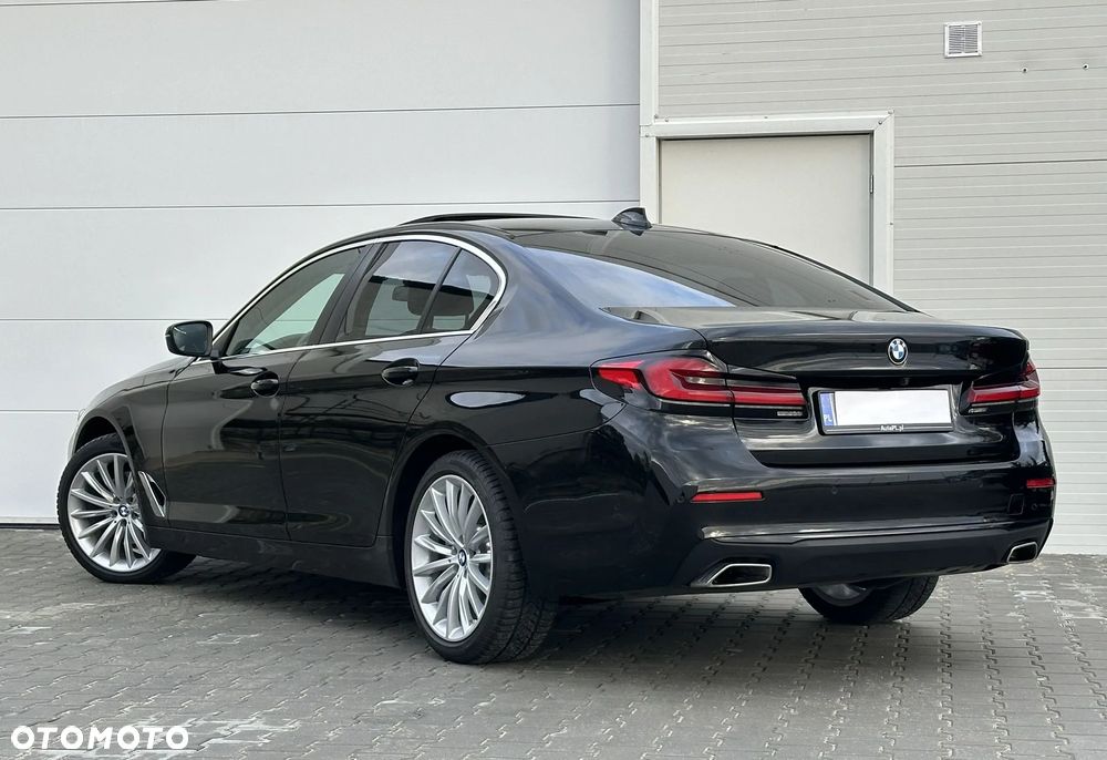 BMW Seria 5 520d xDrive - 12
