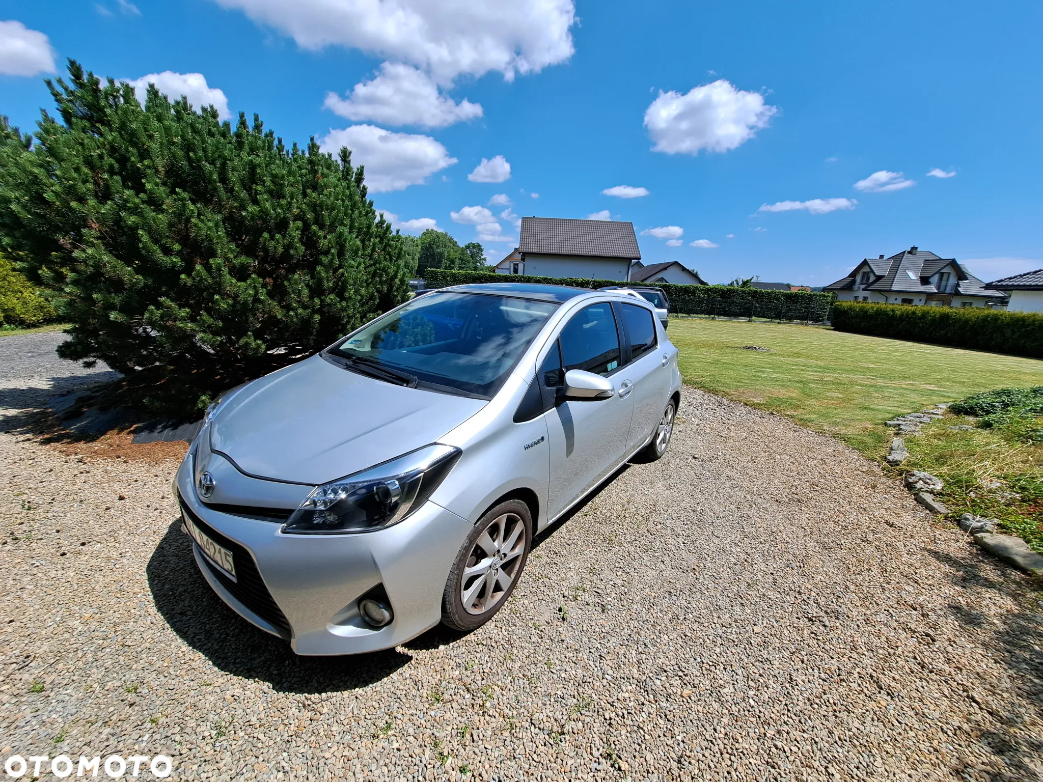 Toyota Yaris Hybrid 100 Sol - 15