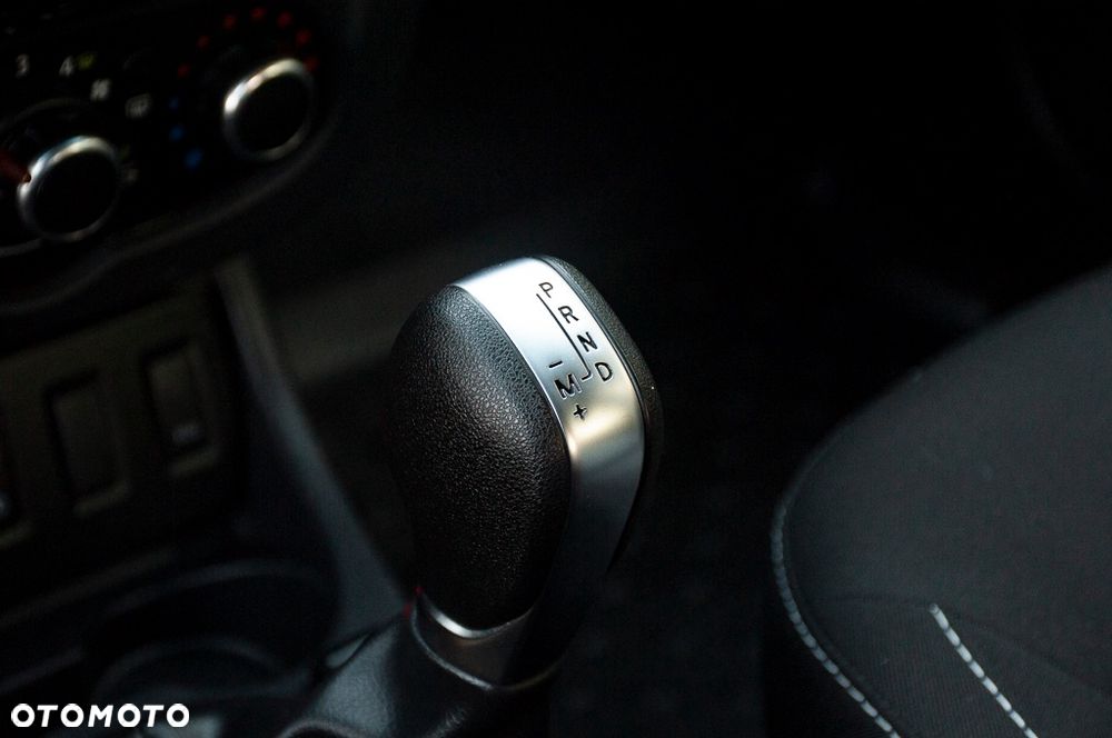 Dacia Duster dCi 110 FAP 4x2 EDC Blackshadow - 38