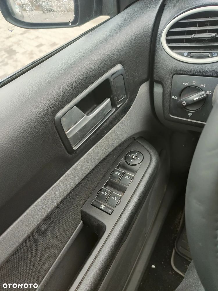 Ford Focus - 8