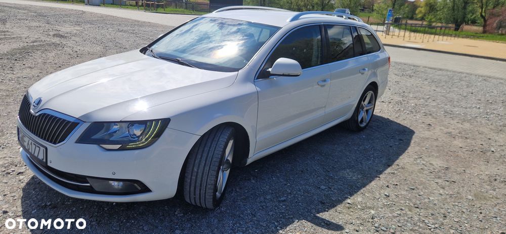 Skoda Superb 2.0 TDI Comfort DSG - 5