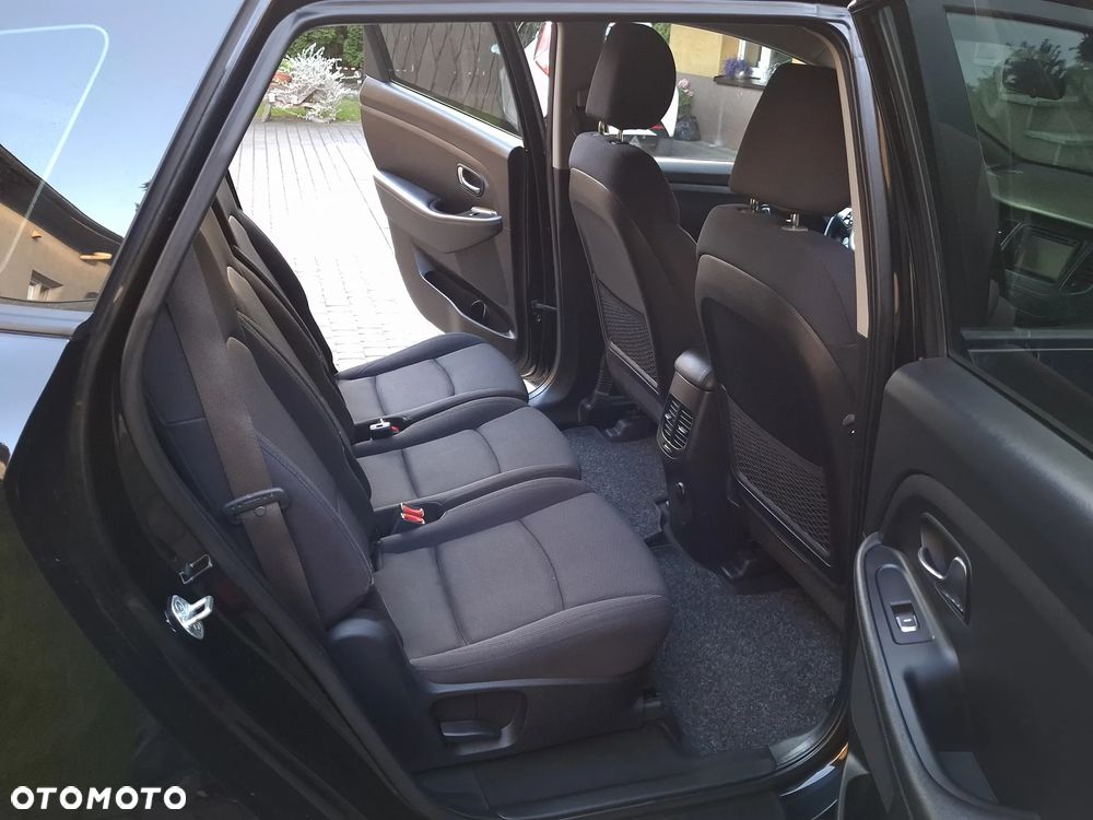 Kia Carens 1.6 GDI XL - 13