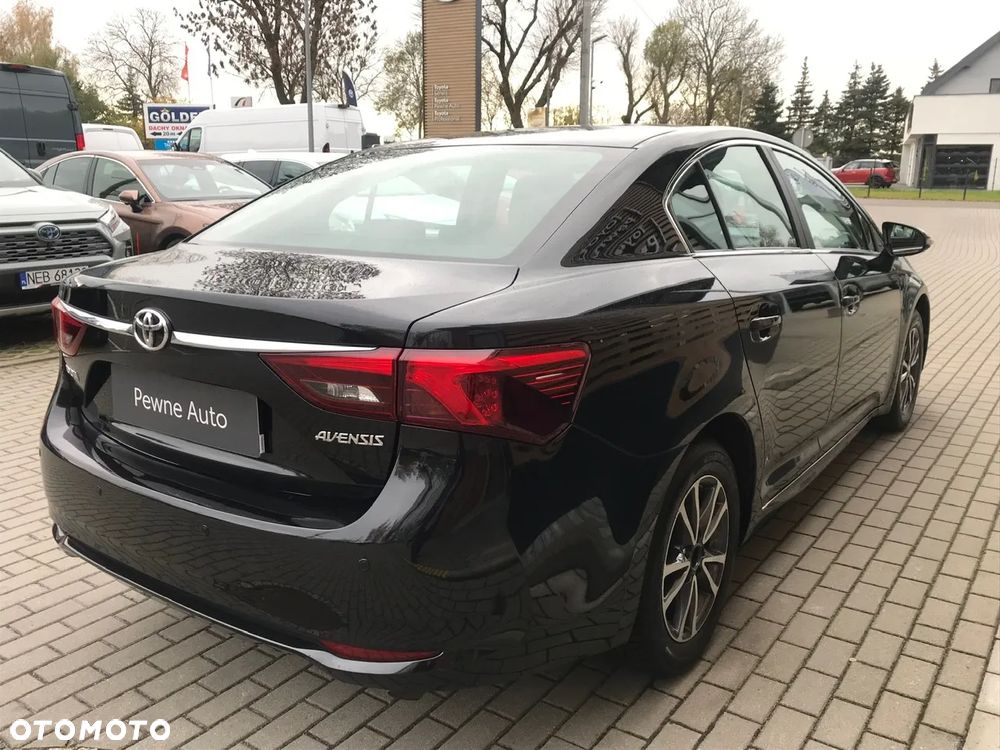 Toyota Avensis 1.8 Premium - 9