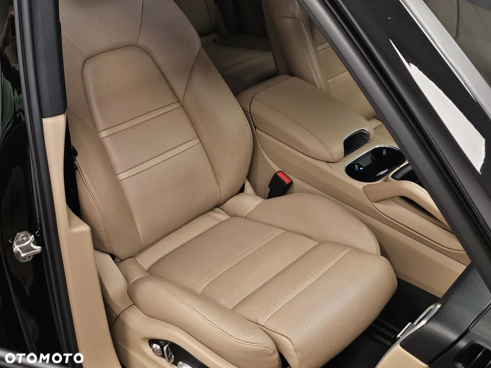 Porsche Cayenne Tiptronic S - 27