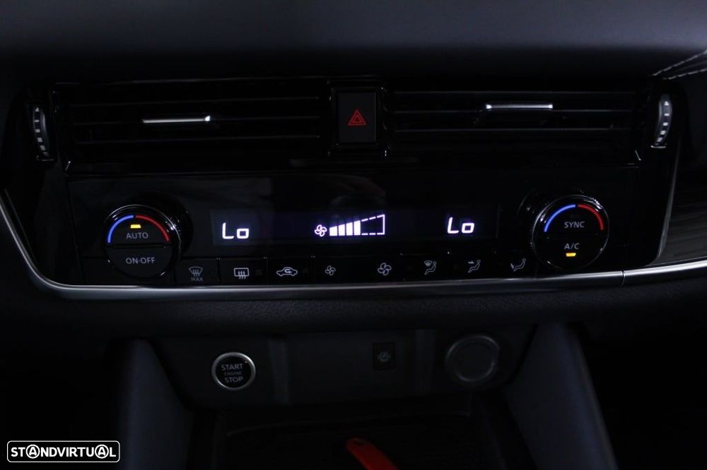 Nissan Qashqai 1.3 DIG-T Tekna SKY - 28