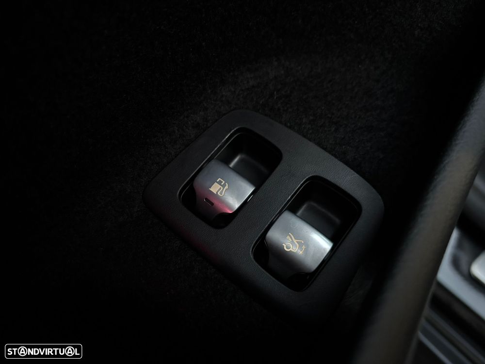 Mercedes-Benz E 300 e Station 9G-TRONIC AMG Line - 31