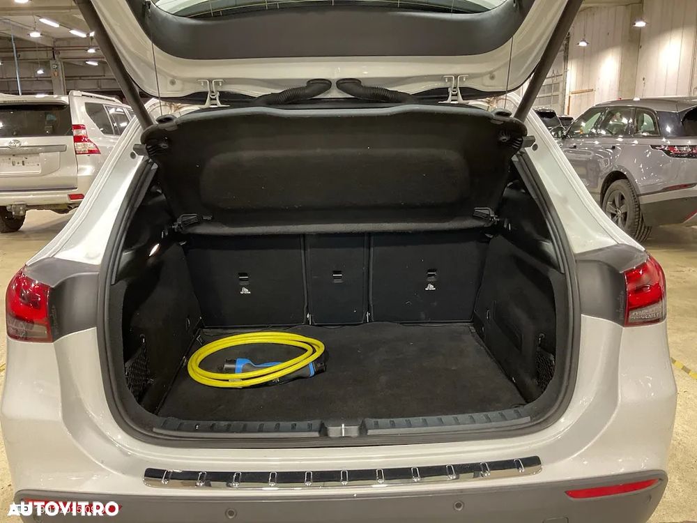 Mercedes-Benz GLA 250 e 8G-DCT Style - 11