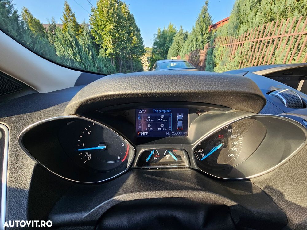 Ford Kuga 2.0 TDCi Powershift 4WD Titanium - 5