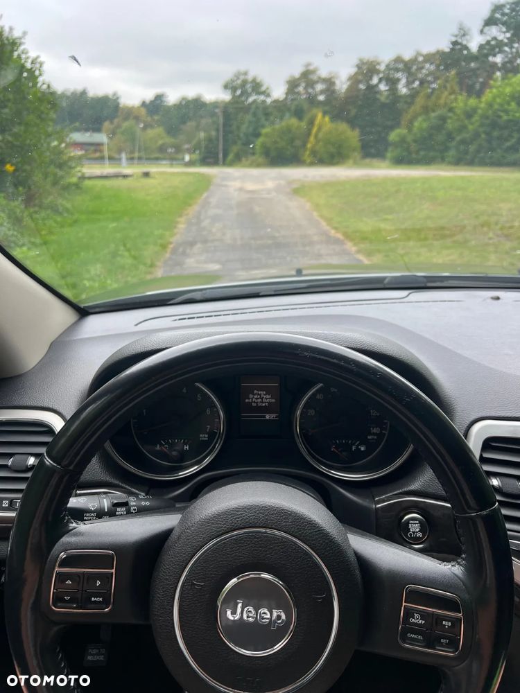 Jeep Grand Cherokee - 25