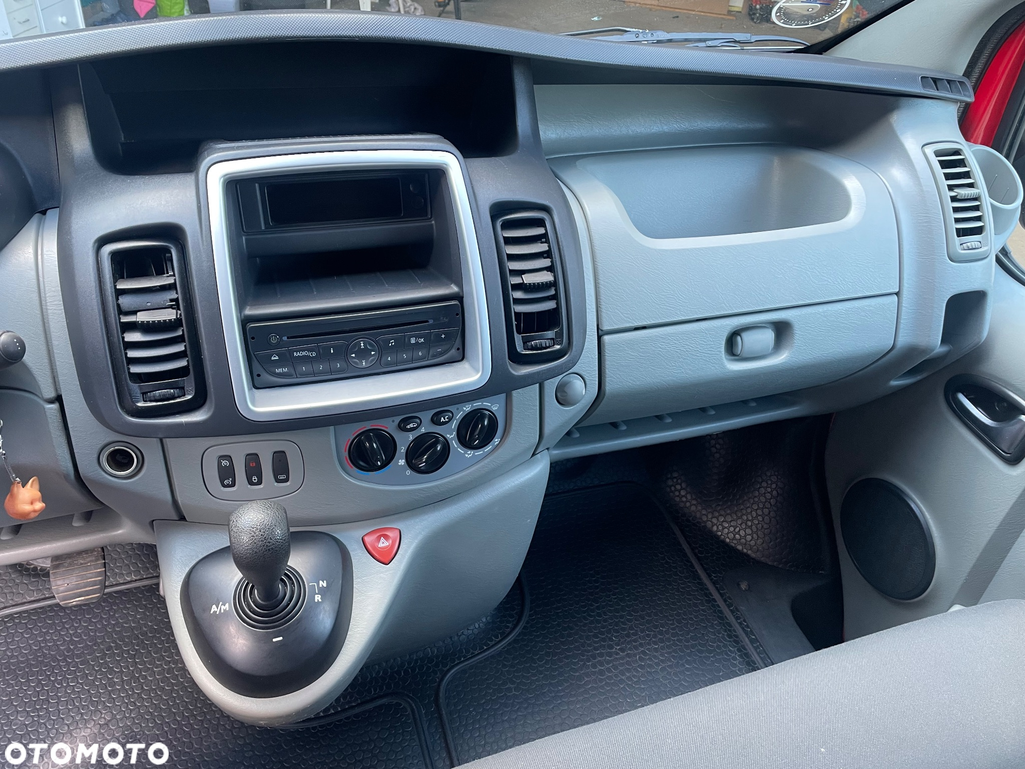 Opel Vivaro - 25