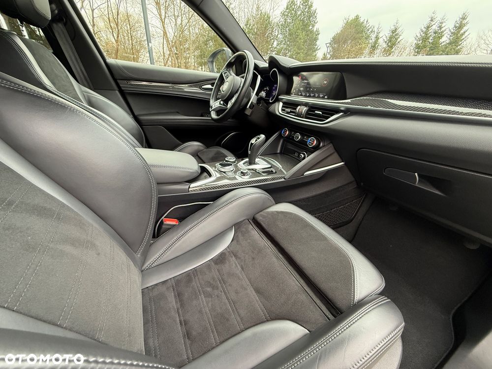 Alfa Romeo Stelvio 2.9 V6 Bi-Turbo Quadrifoglio Q4 - 12