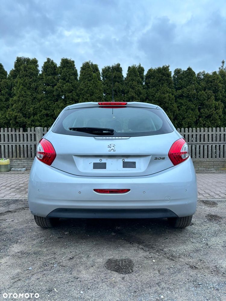 Peugeot 208 - 6