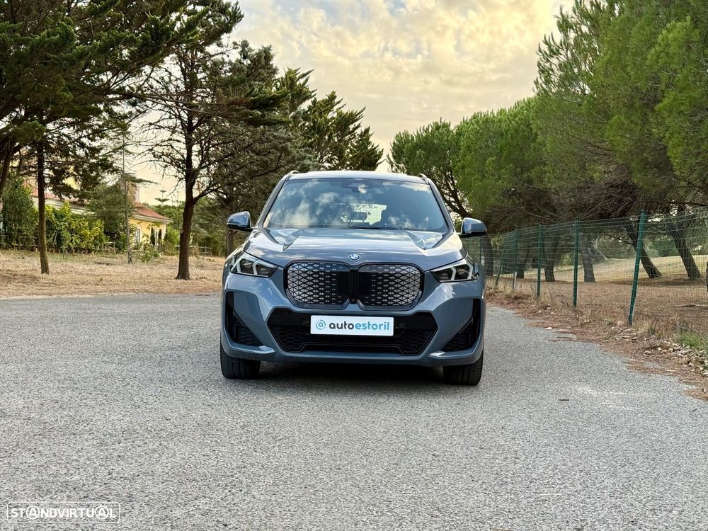 BMW iX1 eDrive20 Pack Desportivo M - 2