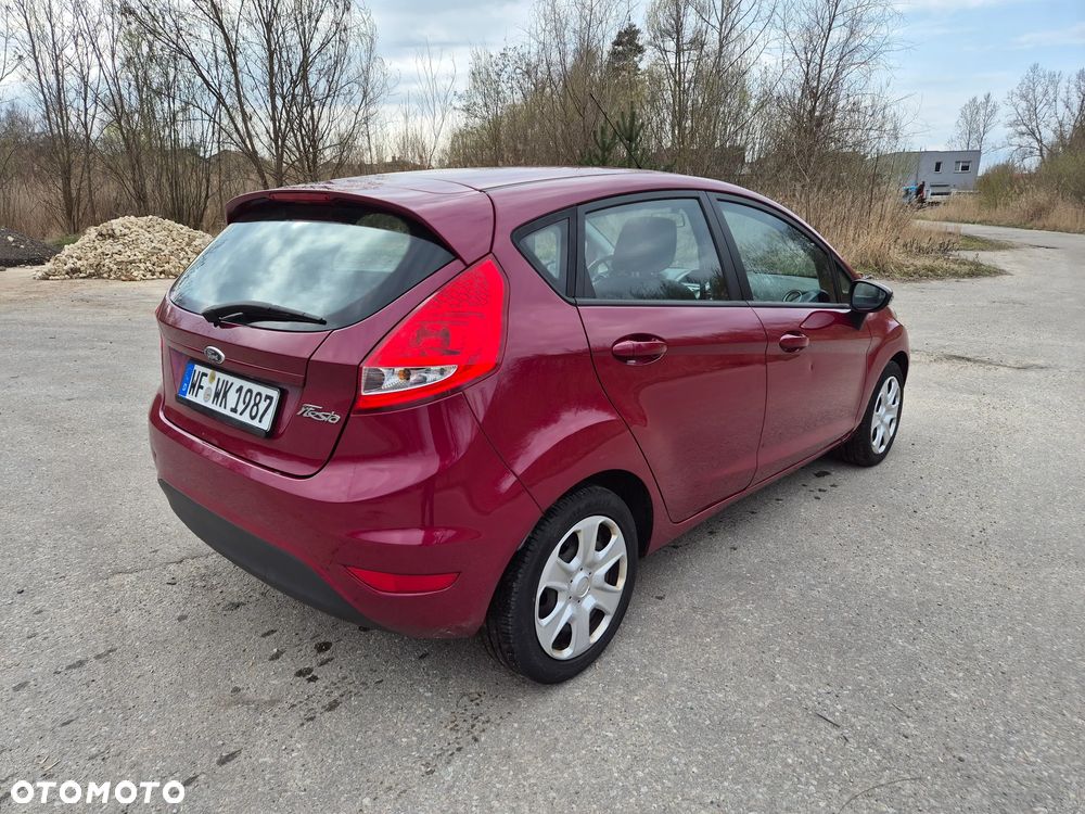 Ford Fiesta 1.25 Celebration - 23