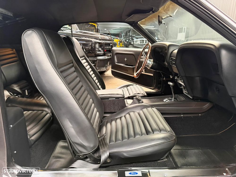 Ford Mustang - 28