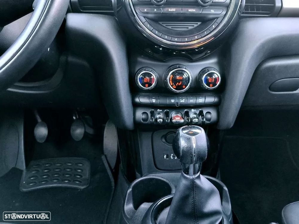 MINI 3 Portas One D - 19