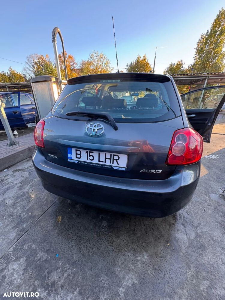 Toyota Auris - 11