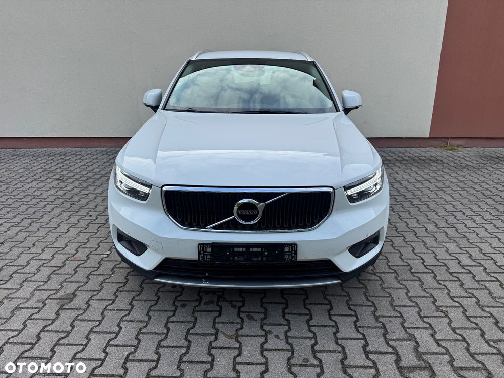 Volvo XC 40 D3 Momentum Pro - 2