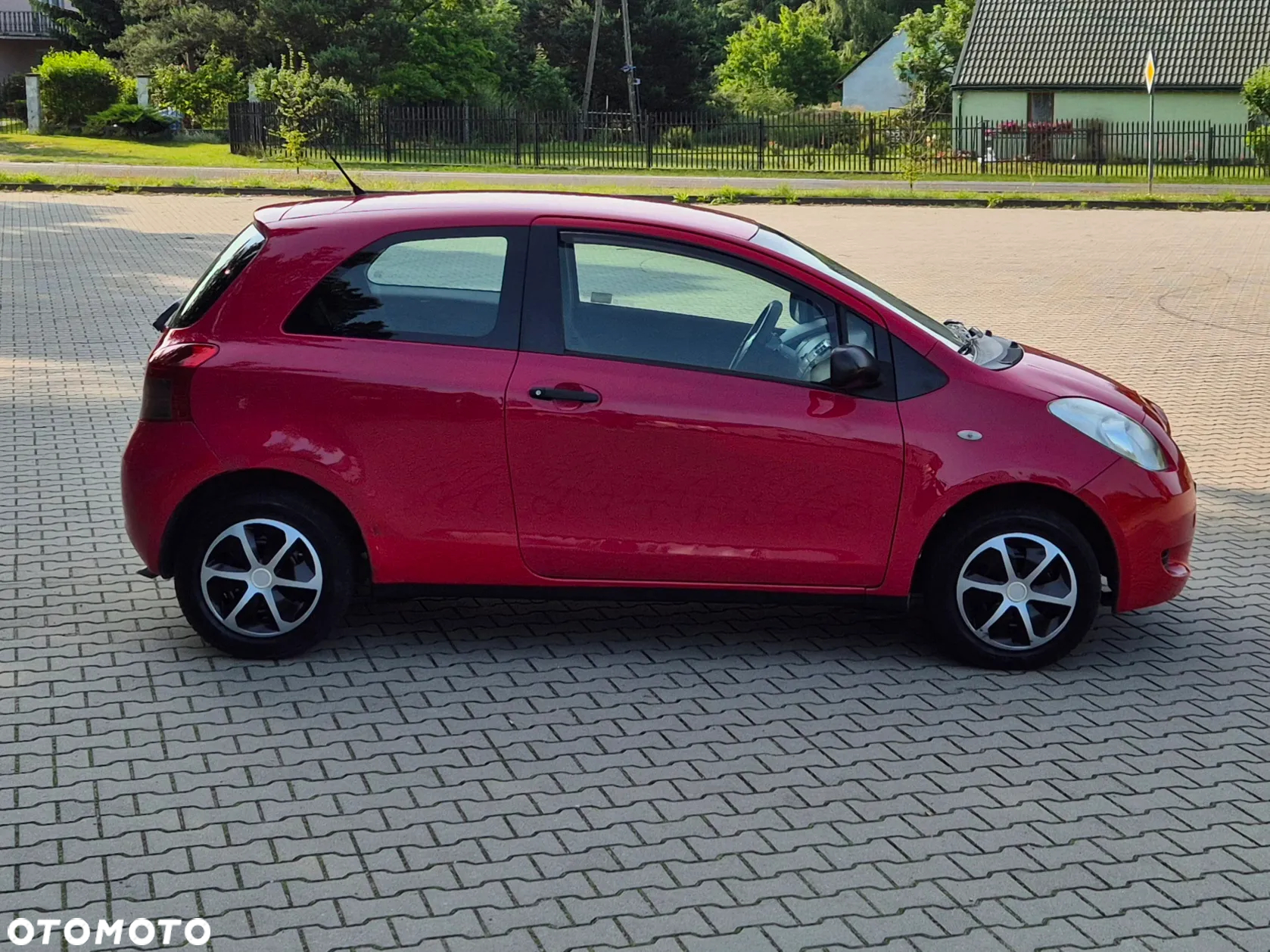 Toyota Yaris - 12
