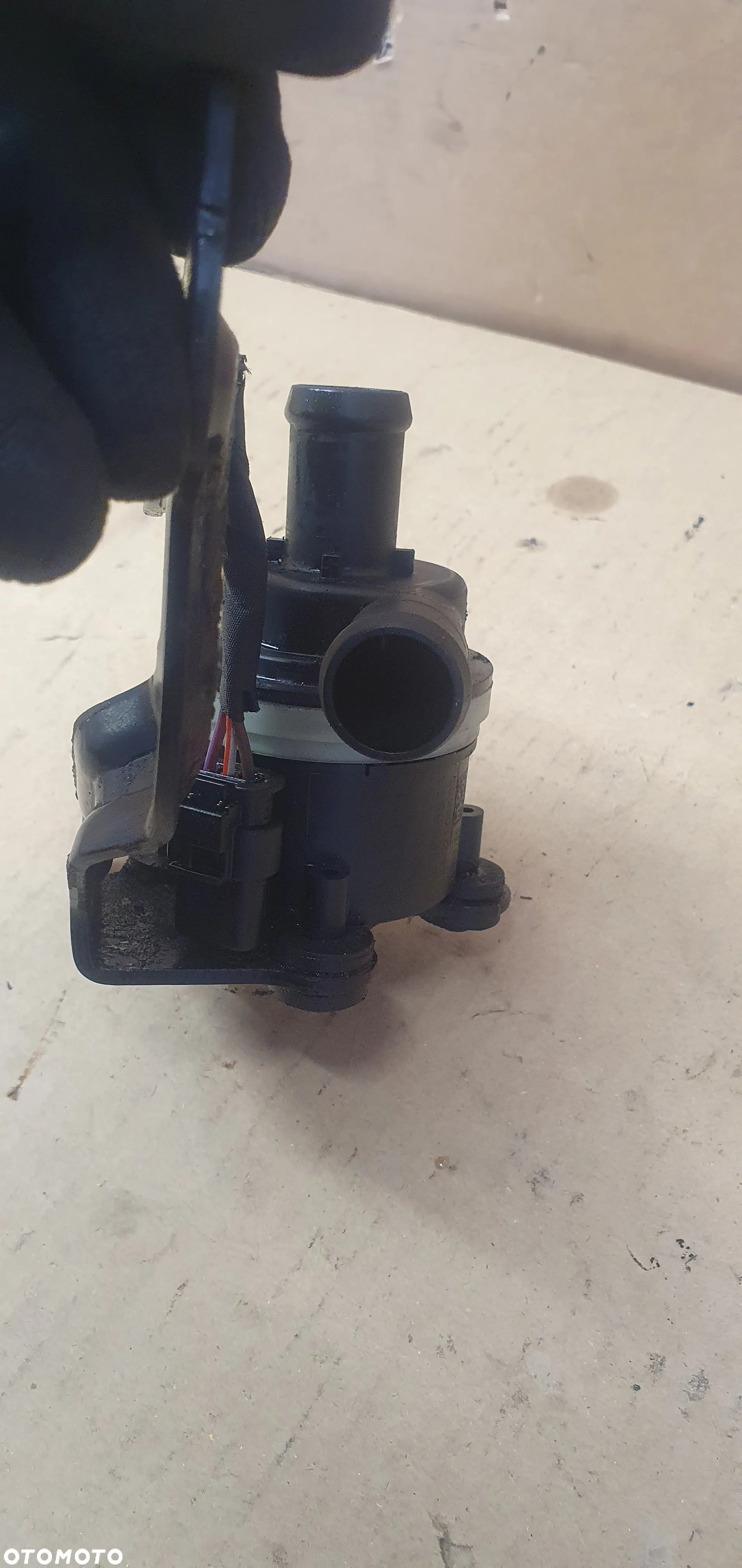 Dodatkowa pompka obiegu wody elektrozawór VW Audi Skoda Seat 1.6 TDI 6R0965561A - 4