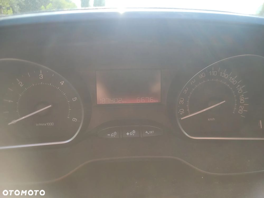 Peugeot 208 Blue-HDi 100 Stop&Start Allure - 32