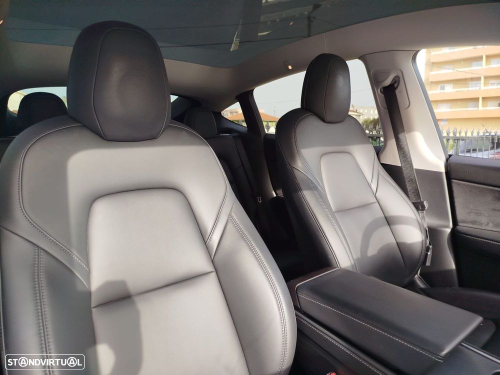 Tesla Model Y Long Range Tração Integral - 26
