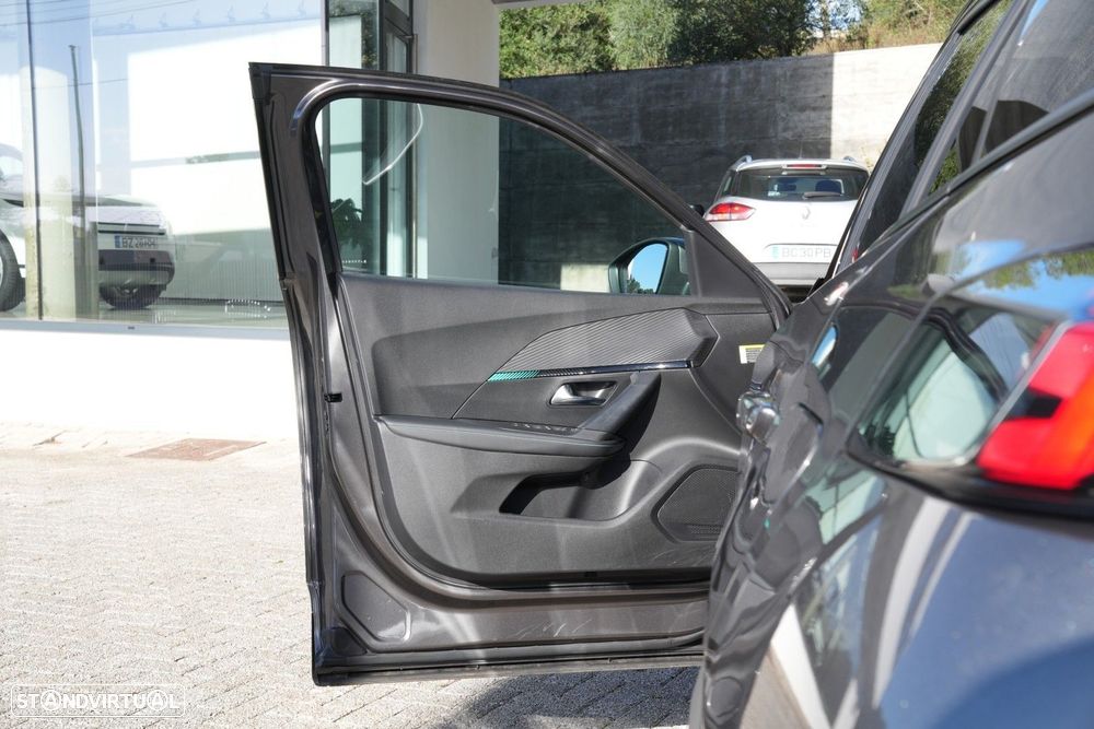 Peugeot 2008 1.2 PureTech Allure Pack - 21