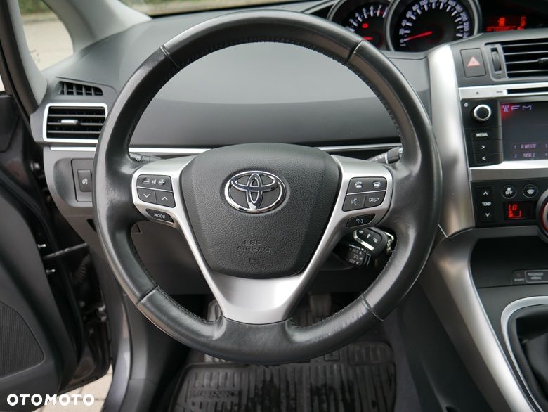 Toyota Verso 1.8 Edition - 12
