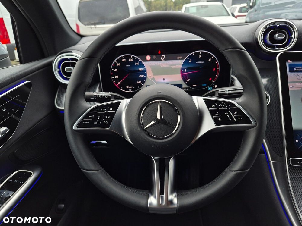 Mercedes-Benz GLC - 22