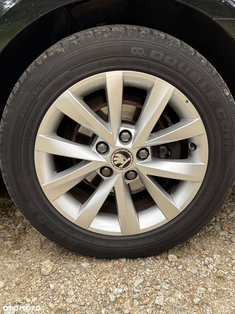 Skoda Octavia 1.6 TDI DSG Premium Edition - 8