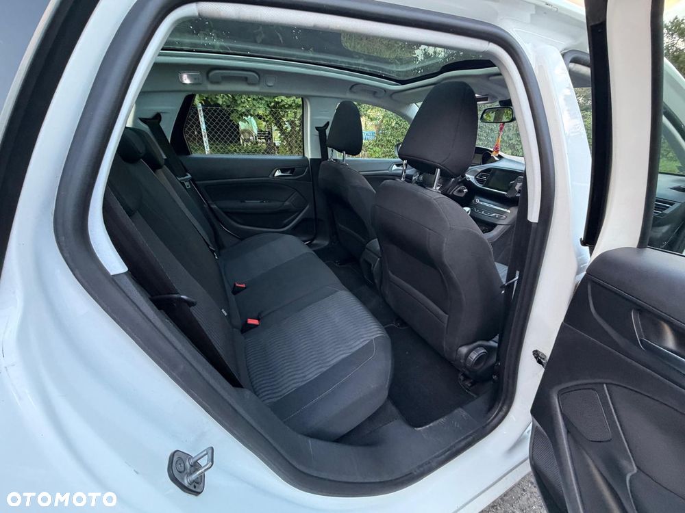 Peugeot 308 1.6 BlueHDi Allure S&S - 34