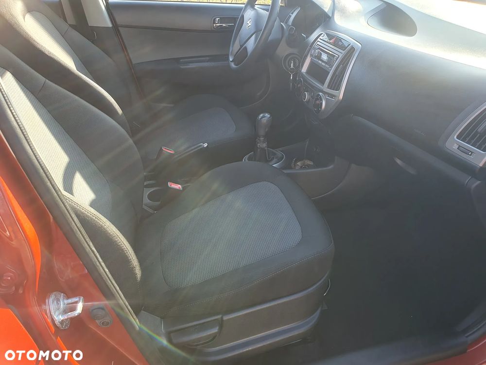 Hyundai i20 1.1 CRDi Trend - 8