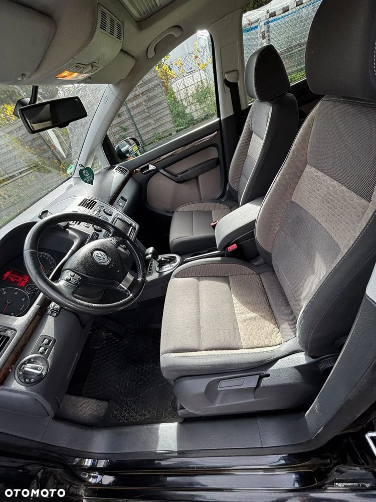 Volkswagen Touran 2.0 TDI DPF Cross DSG - 25
