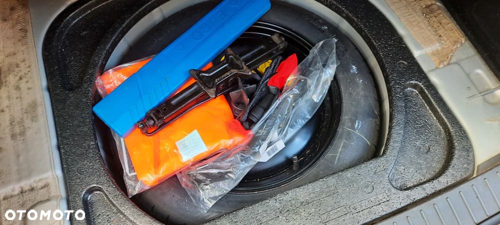 Ford Focus 1.6 Ambiente - 13