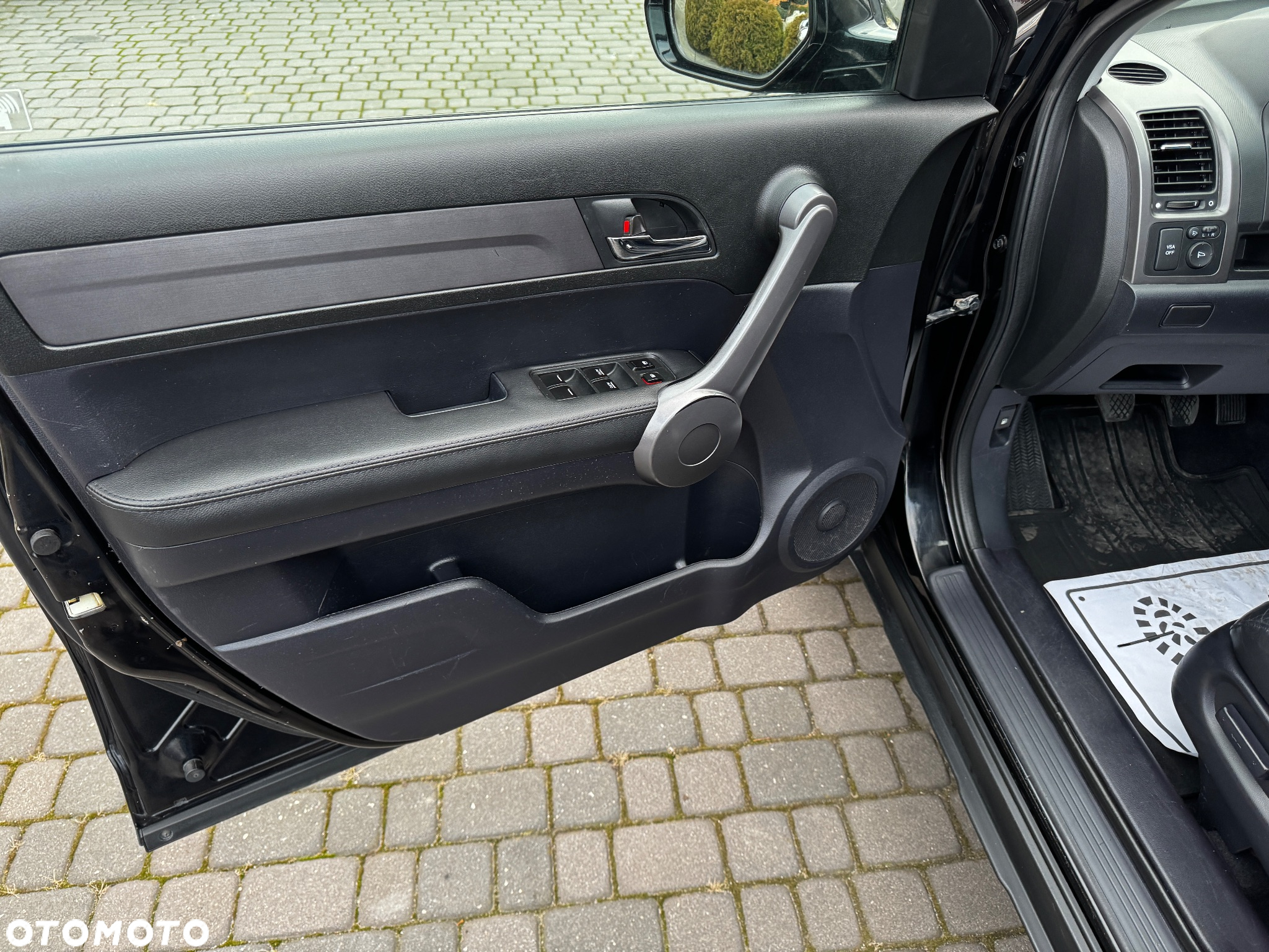 Honda CR-V 2.0i-VTEC Executive 50 Jahre Edition - 10