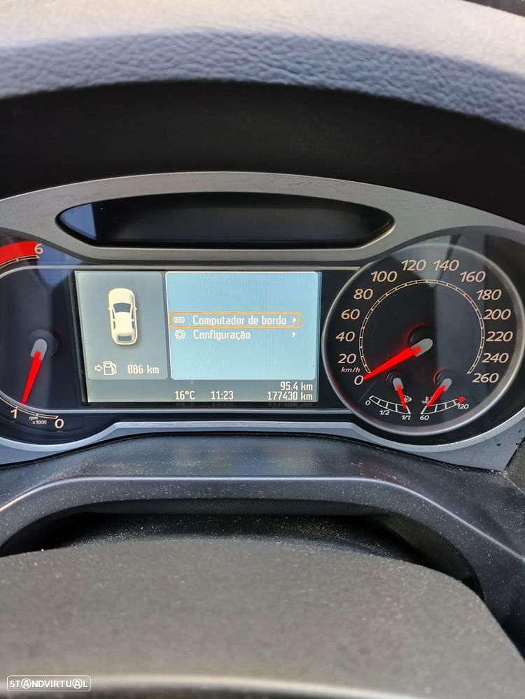 Ford S-Max 2.0 TDCi Titanium 7L - 11