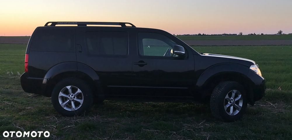 Nissan Pathfinder 2.5 D SE EU5 - 7