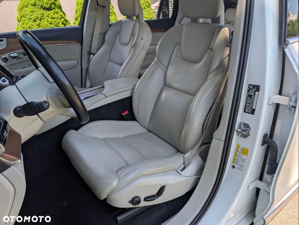 Volvo XC 90 - 18