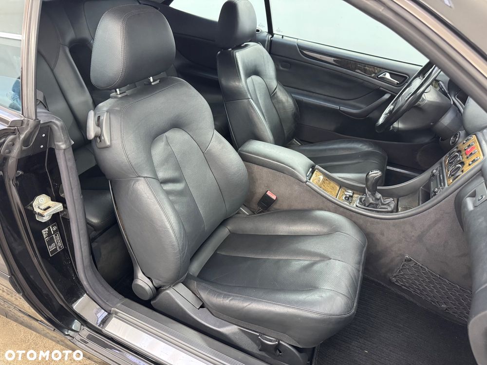 Mercedes-Benz CLK - 24