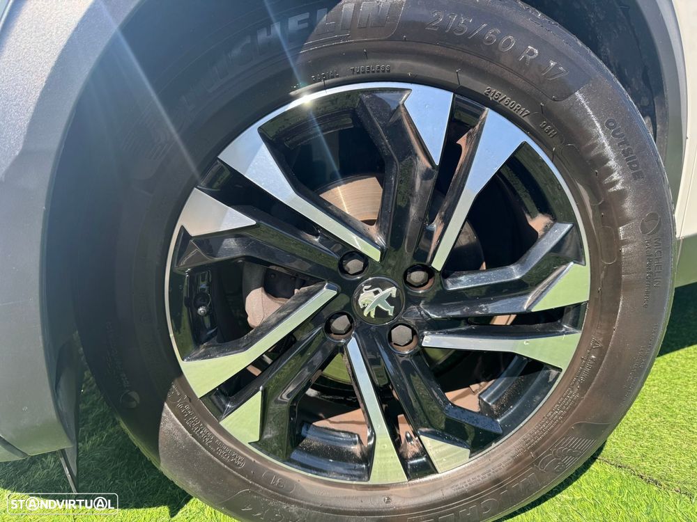 Peugeot 2008 1.5 BlueHDi Allure Pack - 32