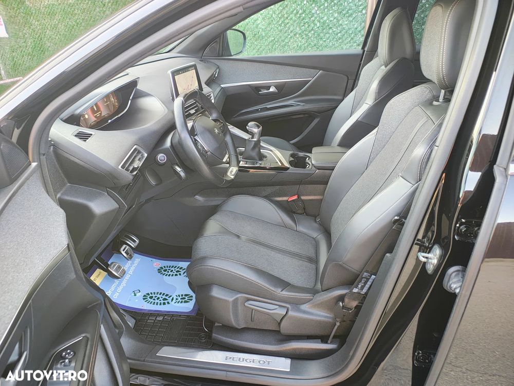 Peugeot 3008 1.2 PureTech Turbo S&S GT-Line - 25