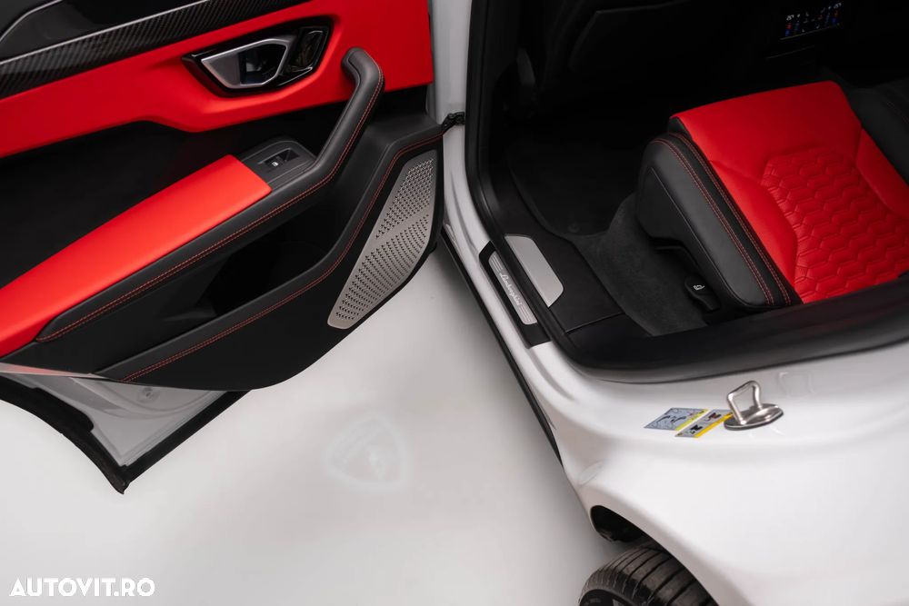 Lamborghini URUS - 38