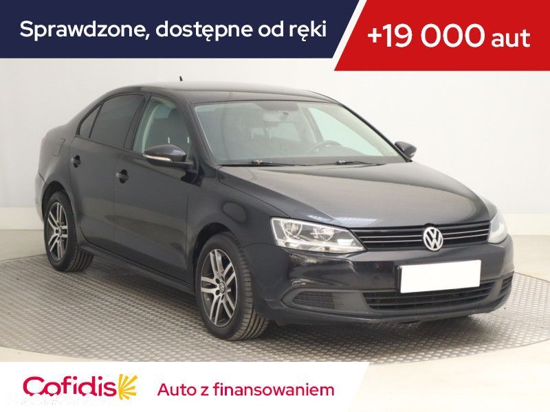 Volkswagen Jetta - 2