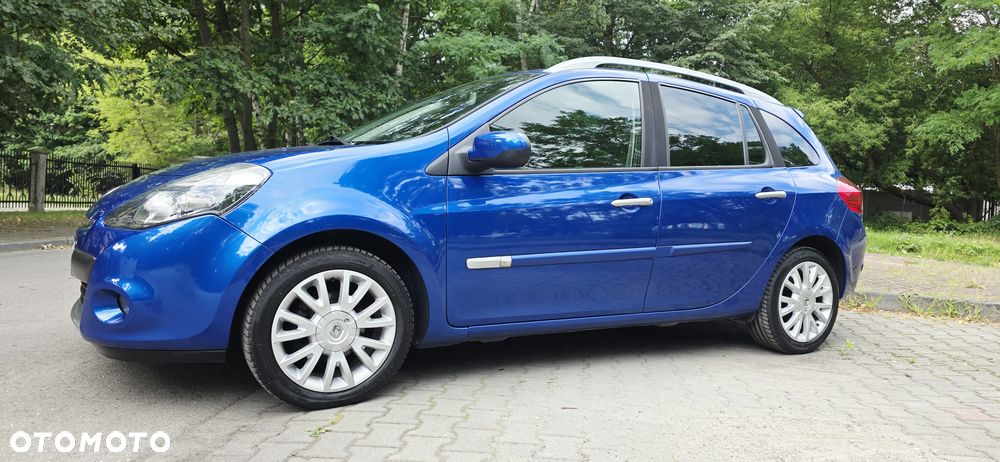Renault Clio - 23