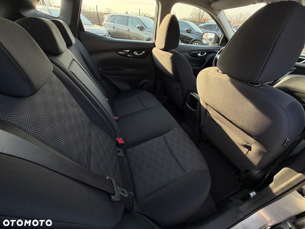 Nissan Qashqai 1.6 DIG-T N-Connecta - 23