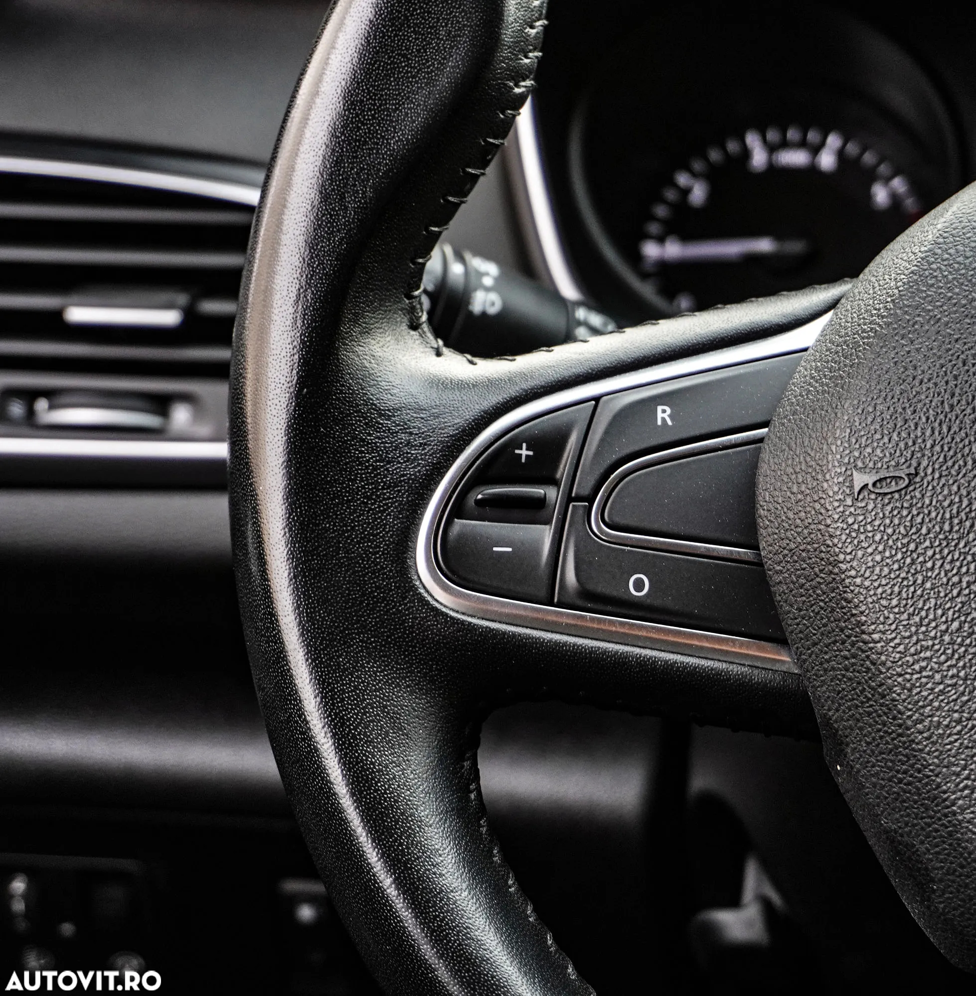 Renault Megane TCe 140 EDC GPF Intens - 27