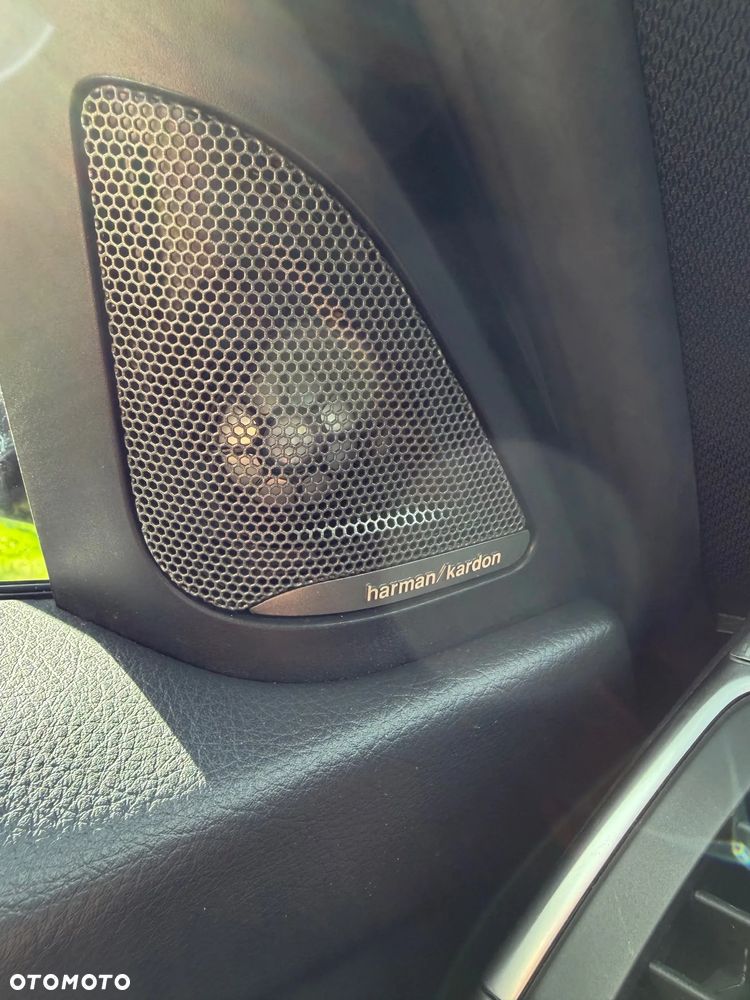 BMW Seria 3 340i xDrive Edition M Sport Shadow - 16