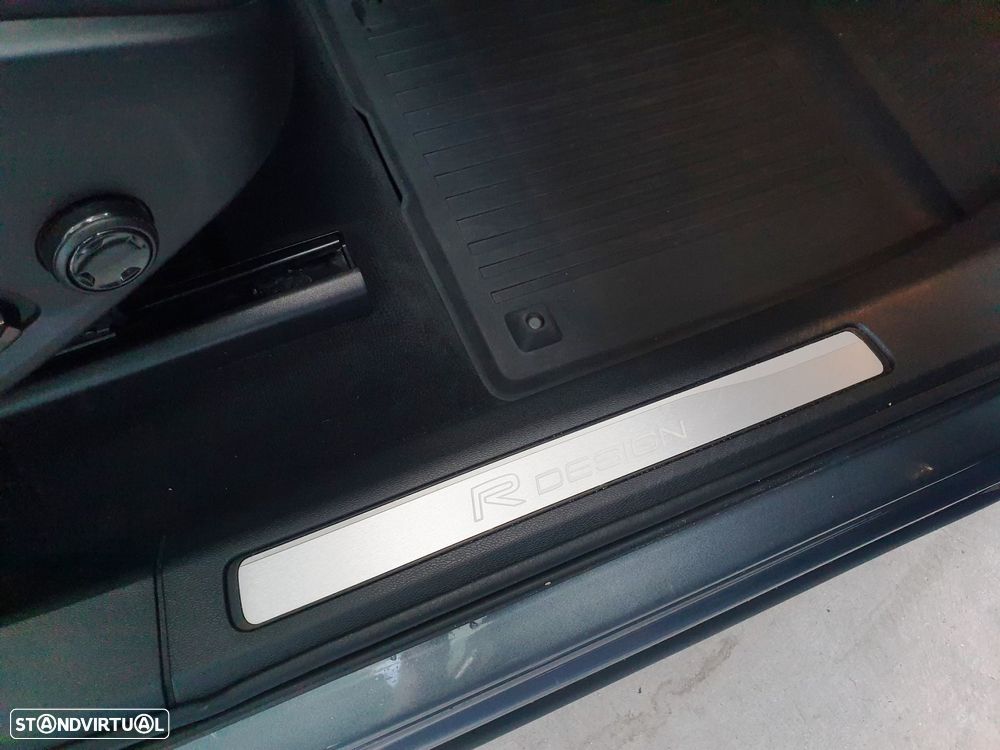 Volvo XC 60 2.0 D4 R-Design Geartronic - 31